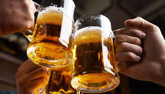 Uống rượu bia khiến tinh trùng yếu