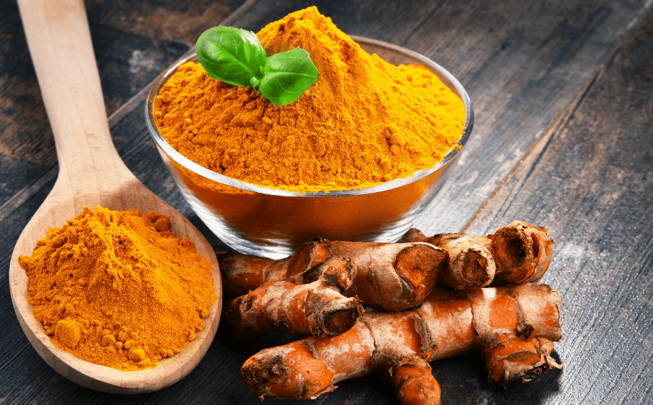 Sa tử cung tắm nước nghệ vàng